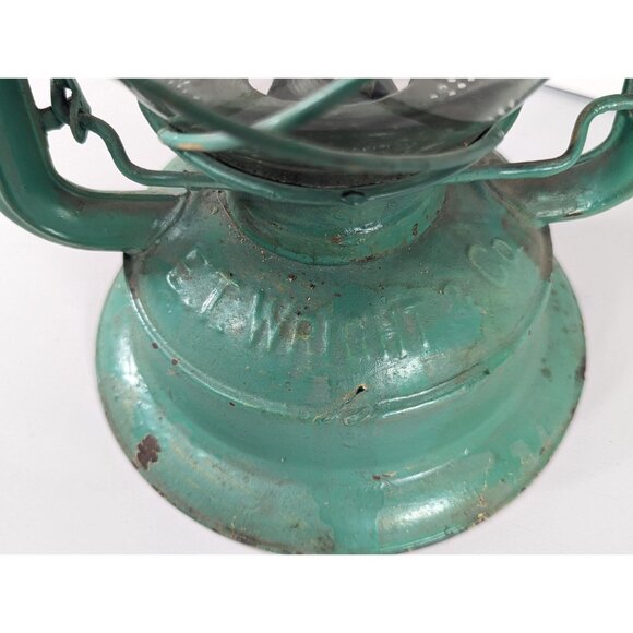 Antique E.T. Wright & Co No. 4 CB storm lantern, Canadian Kerosene Oil Lamp - Picture 5 of 9